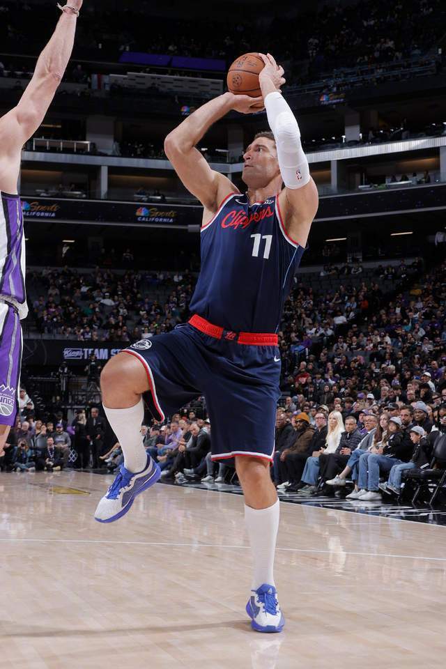 再薄弱, zqErK, 三分线外又 再薄弱, zqErK, 三分线外又